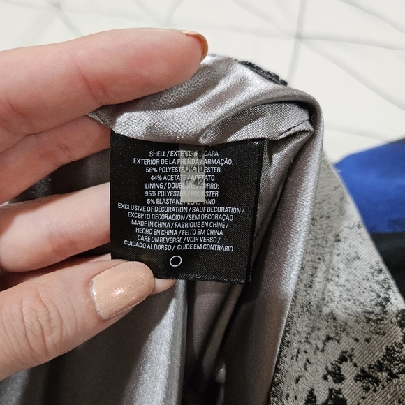 ELIE Tahari Elva Skirt in Ultra Marine Short A-Line Abstract Snakeskin Size 6 - Picture 8 of 10